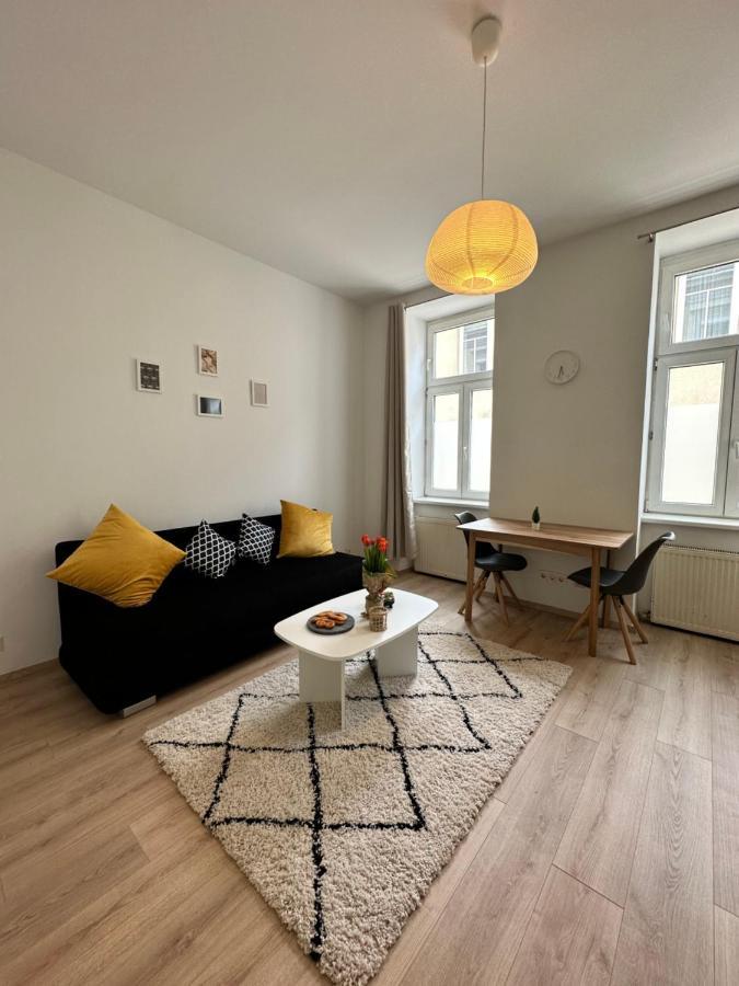 Cozy 8-Person Home In Vienna Located At Haberlgasse 82 N1 Kültér fotó