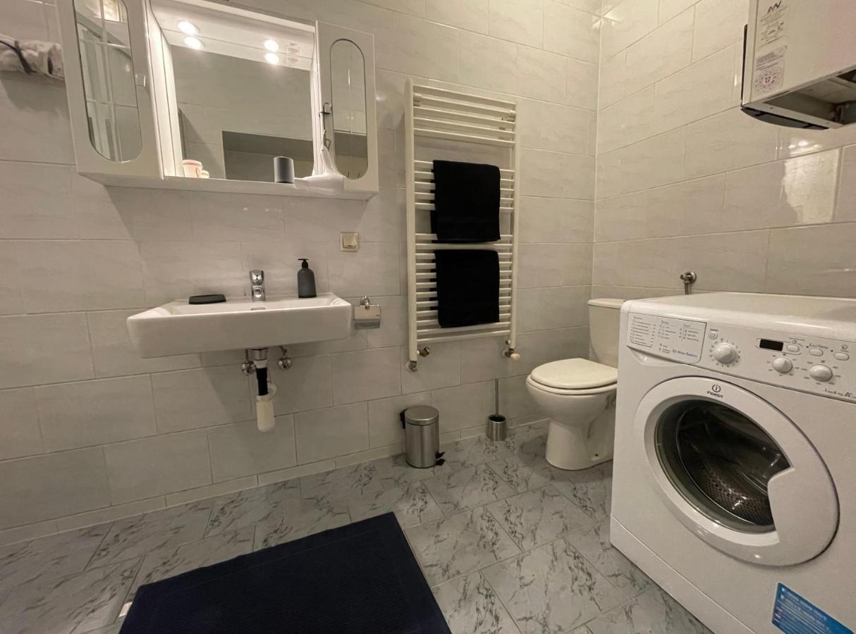 Cozy 8-Person Home In Vienna Located At Haberlgasse 82 N1 Kültér fotó